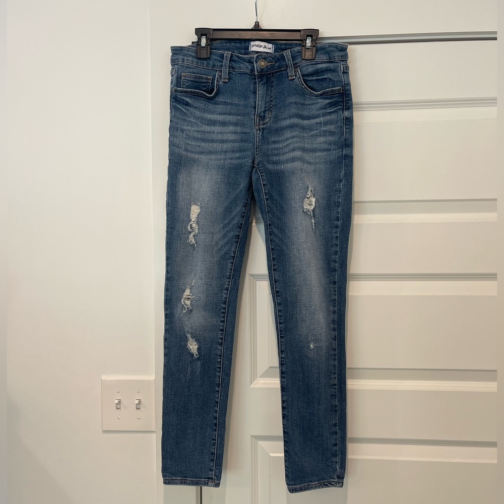 Studio Blue distressed skinny jeans size 28